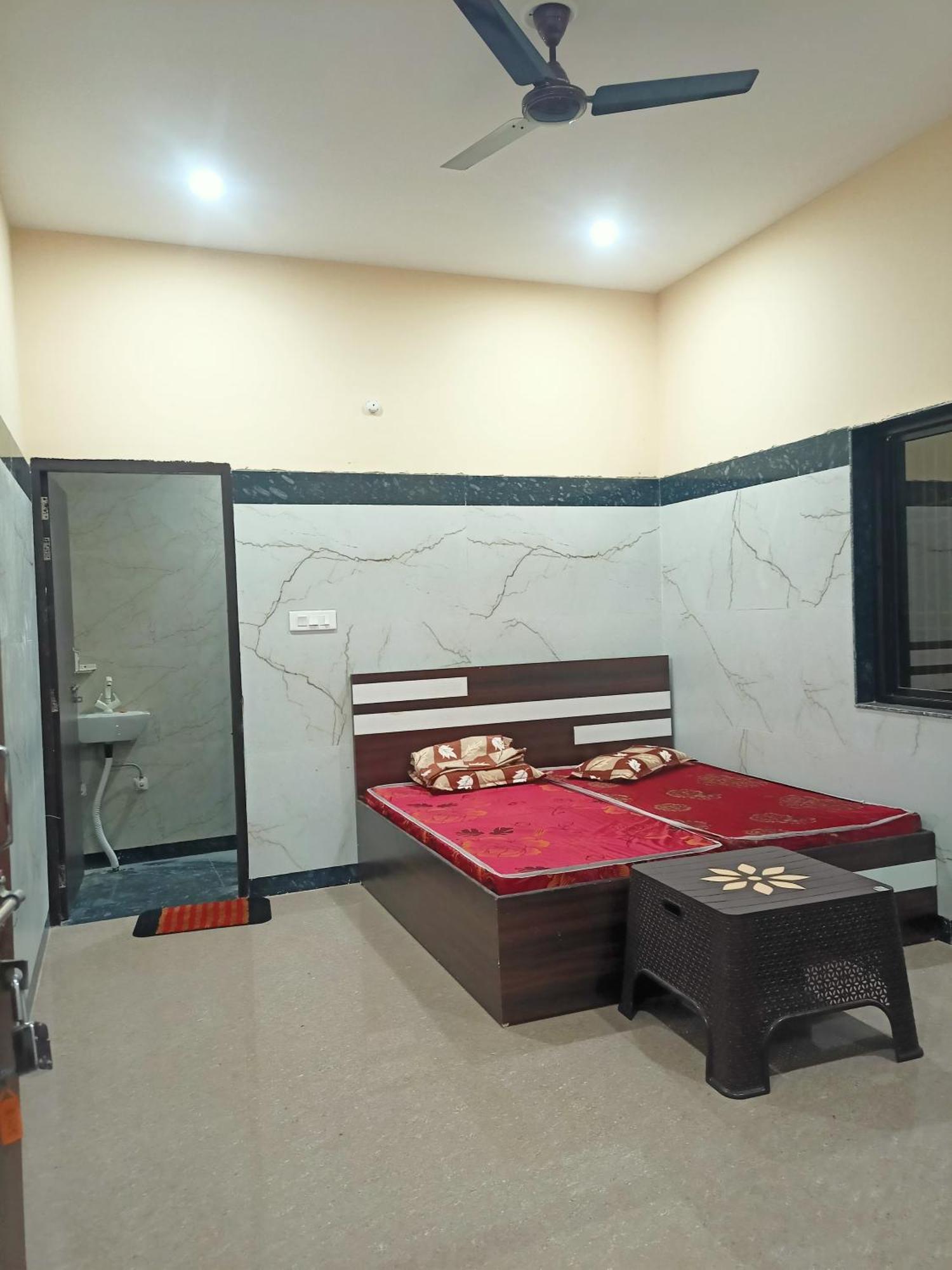 Shri Janki Vatika Hotel วรินดาวัน ภายนอก รูปภาพ